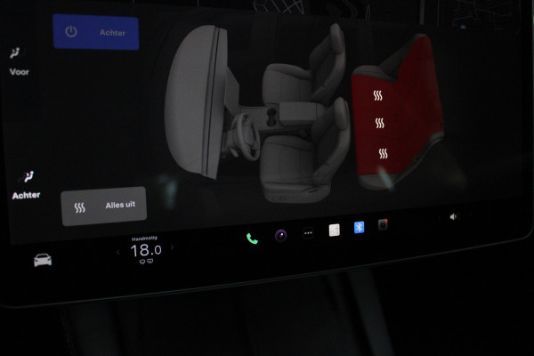 Tesla Model 3 RWD Autopilot ACC Stuurverwarm. PDC Leer Navi Panoramadak 360° Elektr. achterklep Stoelverwarming voor & achter Climate voor & achter LM velgen BTW auto! Nieuw!