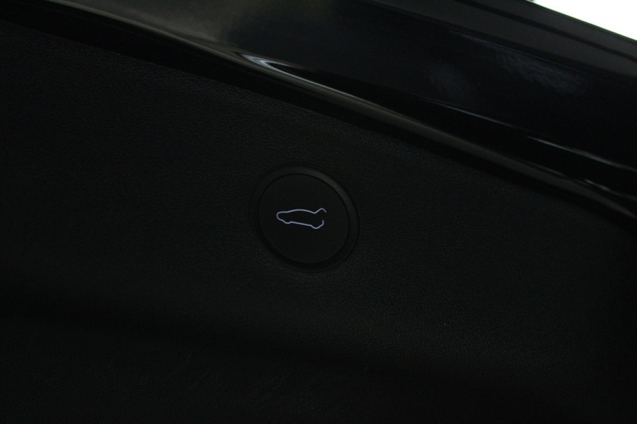 Tesla Model 3 RWD Autopilot ACC Stuurverwarm. PDC Leer Navi Panoramadak 360° Elektr. achterklep Stoelverwarming voor & achter Climate voor & achter LM velgen BTW auto! Nieuw!