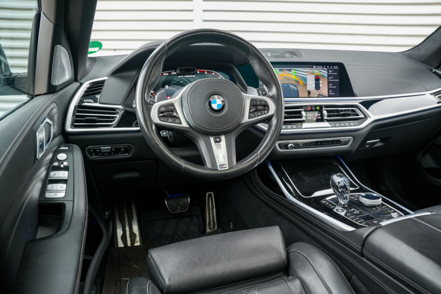 BMW X7 M50d High Executive Panodak Bowers Wilkins Memory 7-Persoons Stoelventilatie ACC Trekhaak