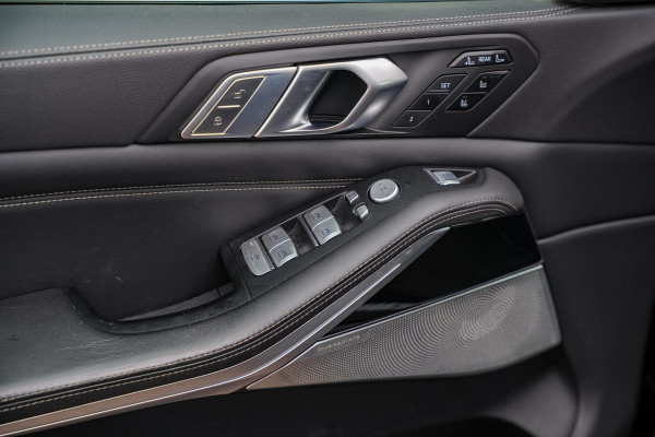 BMW X7 M50d High Executive Panodak Bowers Wilkins Memory 7-Persoons Stoelventilatie ACC Trekhaak