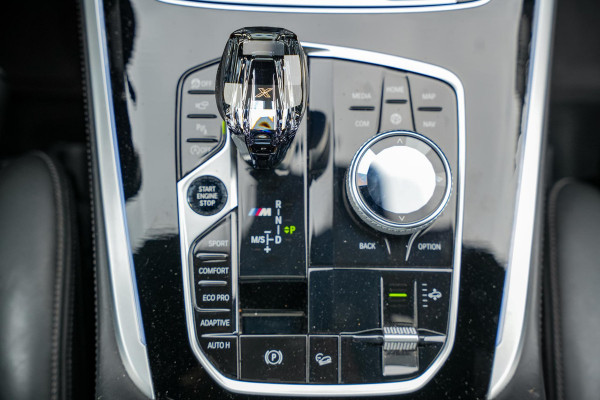 BMW X7 M50d High Executive Panodak Bowers Wilkins Memory 7-Persoons Stoelventilatie ACC Trekhaak
