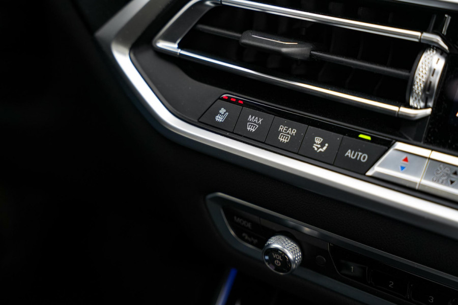 BMW X7 M50d High Executive Panodak Bowers Wilkins Memory 7-Persoons Stoelventilatie ACC Trekhaak