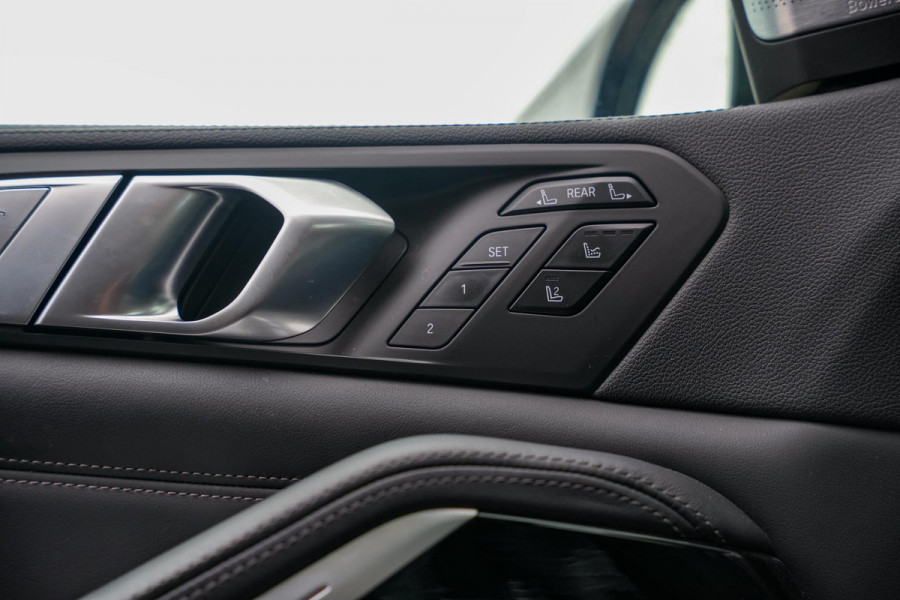 BMW X7 M50d High Executive Panodak Bowers Wilkins Memory 7-Persoons Stoelventilatie ACC Trekhaak