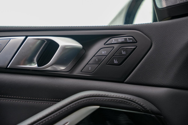 BMW X7 M50d High Executive Panodak Bowers Wilkins Memory 7-Persoons Stoelventilatie ACC Trekhaak