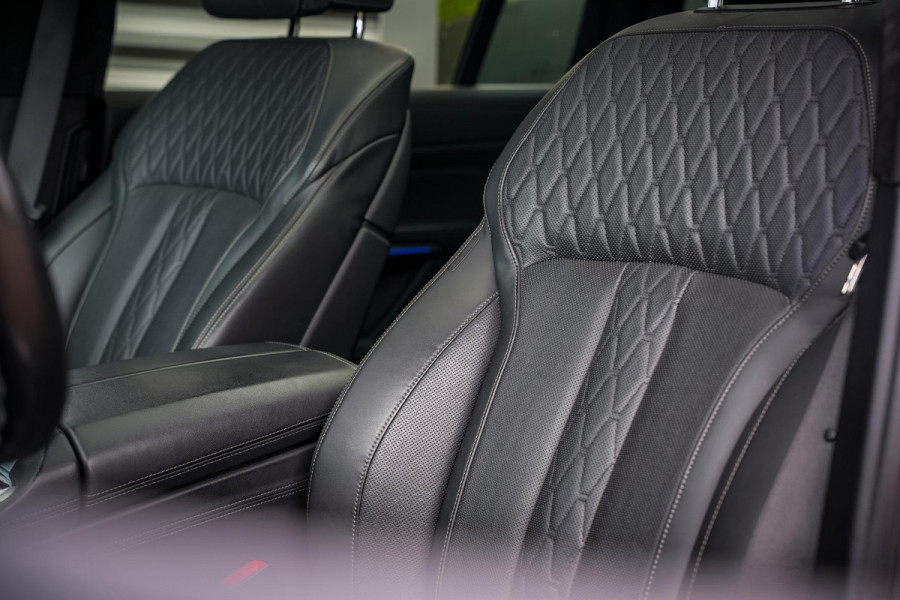 BMW X7 M50d High Executive Panodak Bowers Wilkins Memory 7-Persoons Stoelventilatie ACC Trekhaak
