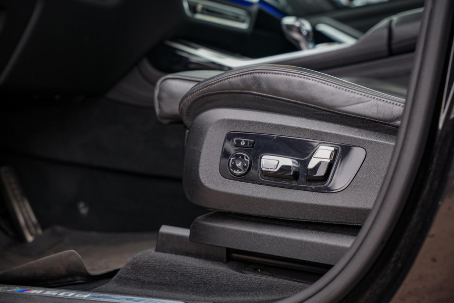 BMW X7 M50d High Executive Panodak Bowers Wilkins Memory 7-Persoons Stoelventilatie ACC Trekhaak
