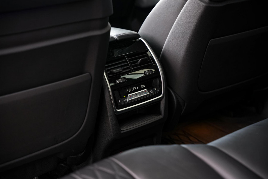 BMW X7 M50d High Executive Panodak Bowers Wilkins Memory 7-Persoons Stoelventilatie ACC Trekhaak