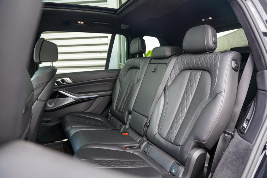 BMW X7 M50d High Executive Panodak Bowers Wilkins Memory 7-Persoons Stoelventilatie ACC Trekhaak