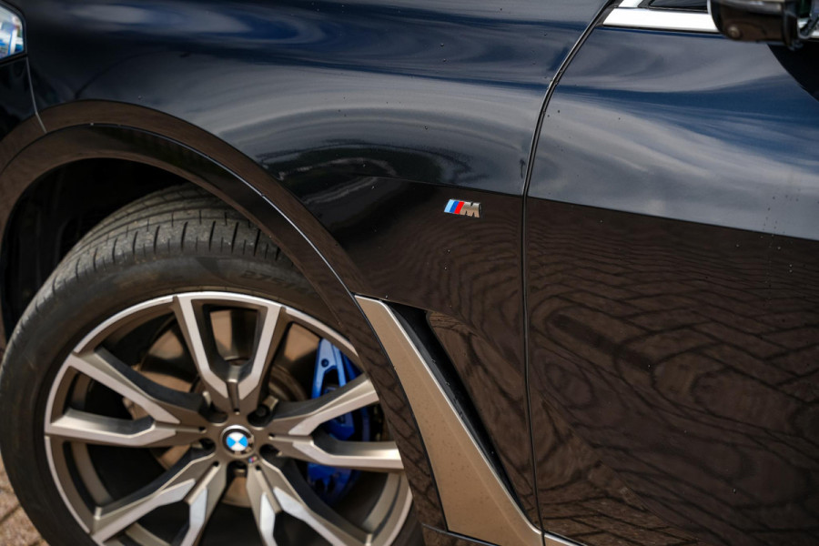 BMW X7 M50d High Executive Panodak Bowers Wilkins Memory 7-Persoons Stoelventilatie ACC Trekhaak