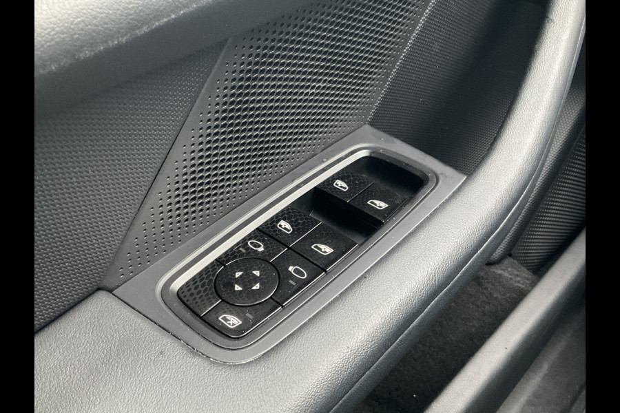 Porsche Taycan 408PK Bose Leer Pano.dak Headupdisplay Perfect mooi