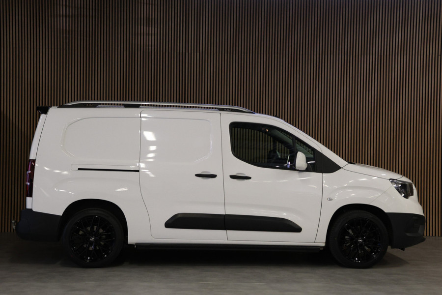 Opel Combo 1.5D L2H1 Innovation | CarPlay | PDC | Airco | Cruise control | DAB | Trekhaak | Treeplanken | Achterspoiler | Nieuwe APK | Dealer onderhouden