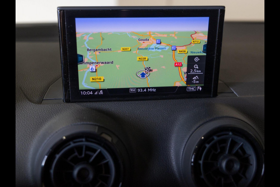 Audi Q2 1.4 TFSI CoD Sport / 150pk / Cruise control / Navigatie