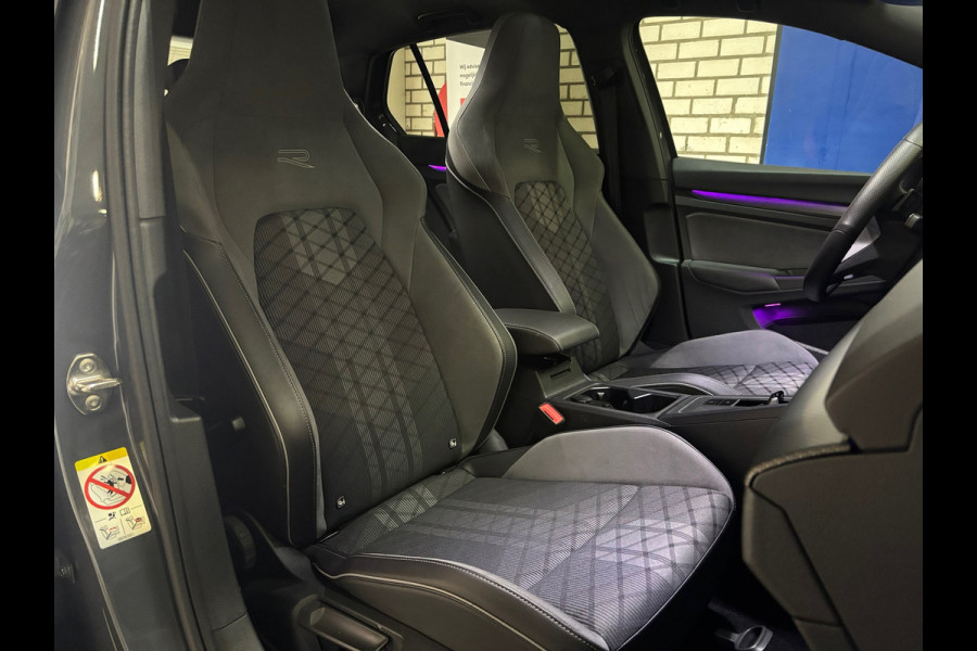 Volkswagen Golf 1.5 eTSI R-Line