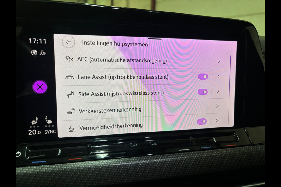 Volkswagen Golf 1.5 eTSI R-Line