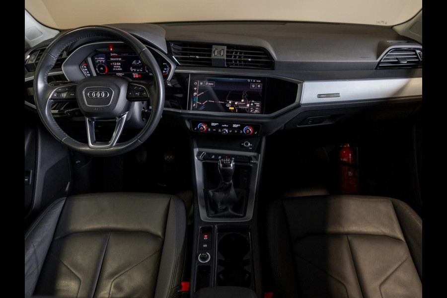 Audi Q3 35 TFSI Pro Line business / 150pk / Apple Carplay / Matrix / Side Assist