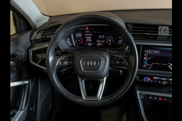 Audi Q3 35 TFSI Pro Line business / 150pk / Apple Carplay / Matrix / Side Assist