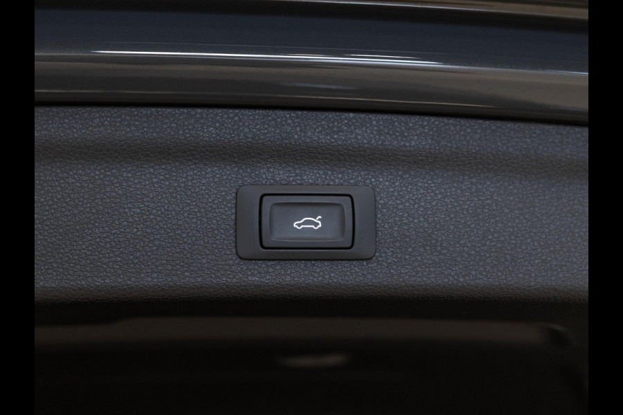 Audi Q3 35 TFSI Pro Line business / 150pk / Apple Carplay / Matrix / Side Assist
