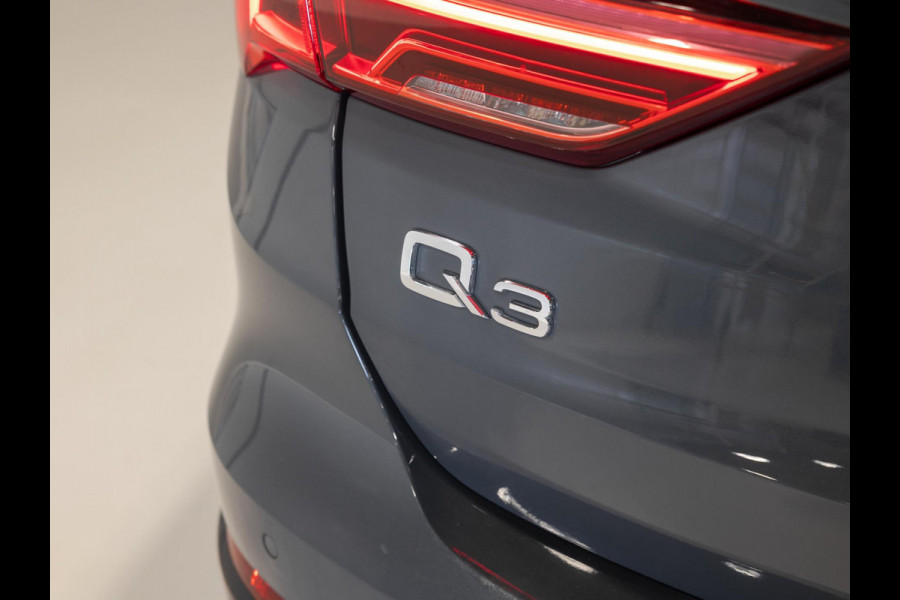 Audi Q3 35 TFSI Pro Line business / 150pk / Apple Carplay / Matrix / Side Assist