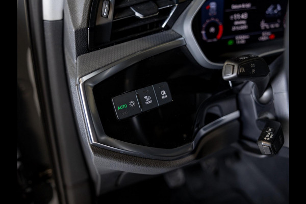 Audi Q3 35 TFSI Pro Line business / 150pk / Apple Carplay / Matrix / Side Assist