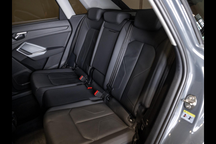 Audi Q3 35 TFSI Pro Line business / 150pk / Apple Carplay / Matrix / Side Assist