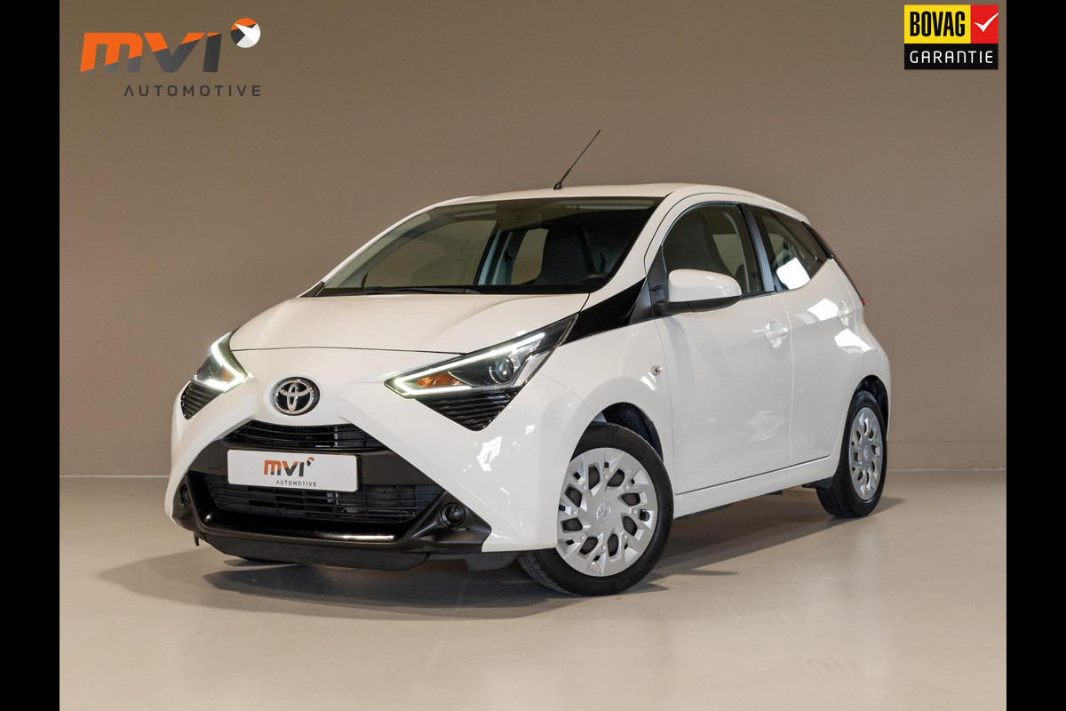 Toyota Aygo 1.0 VVT-i x-play / 72pk / Apple Carplay / Cruise control / Airco Toyota Aygo 1.0 VVT-i x-play / 72pk / Apple Carplay / Cruise control / Airco