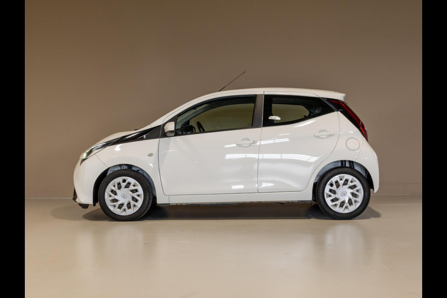 Toyota Aygo 1.0 VVT-i x-play / 72pk / Apple Carplay / Cruise control / Airco