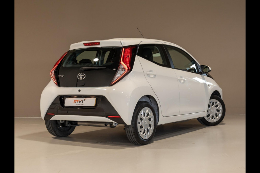 Toyota Aygo 1.0 VVT-i x-play / 72pk / Apple Carplay / Cruise control / Airco