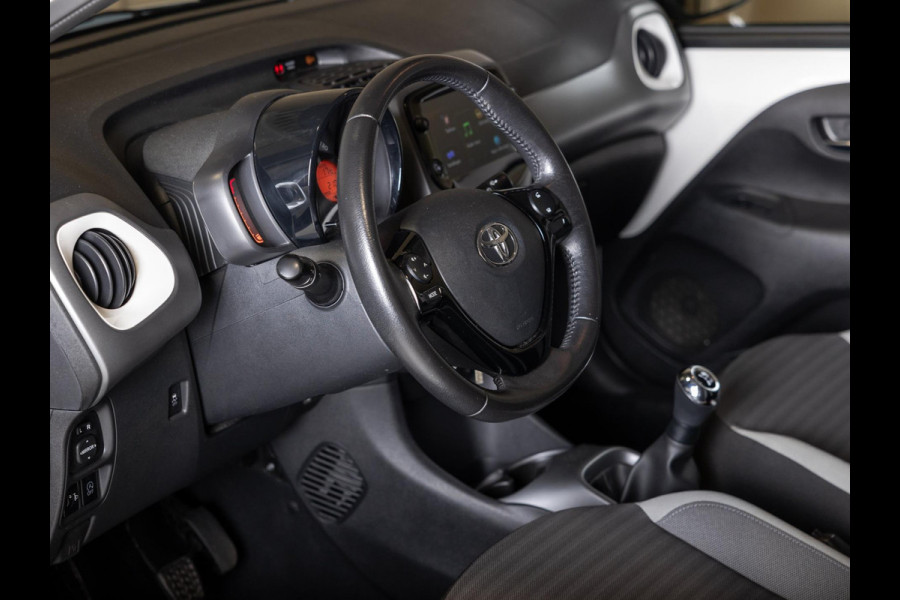 Toyota Aygo 1.0 VVT-i x-play / 72pk / Apple Carplay / Cruise control / Airco