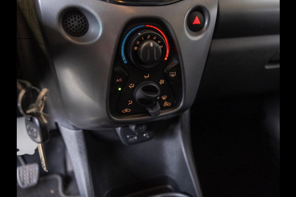 Toyota Aygo 1.0 VVT-i x-play / 72pk / Apple Carplay / Cruise control / Airco