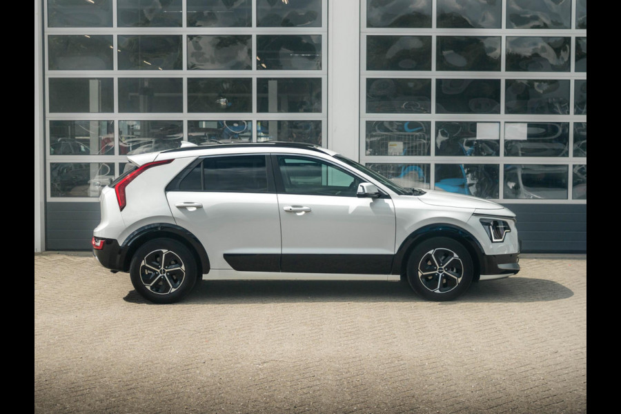 Kia Niro 1.6 GDi Hybrid DynamicPlusLine l Lederen bekleding l Stoelverwarming & stuurwielverwarming l Schuifkantel dak