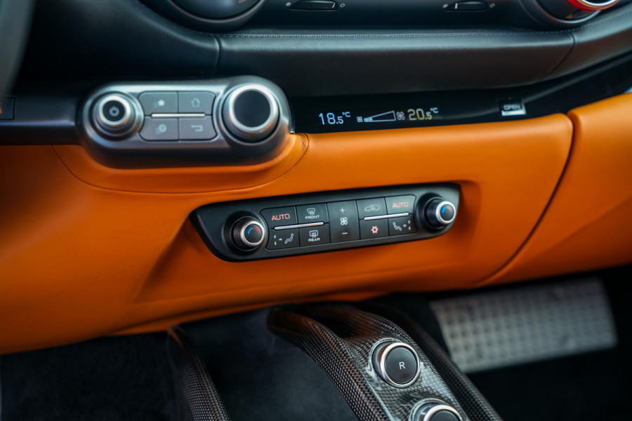 Ferrari 812 6.5 V12 Superfast HELE Keramisch Carbon Alcantara Memory V12 800PK!