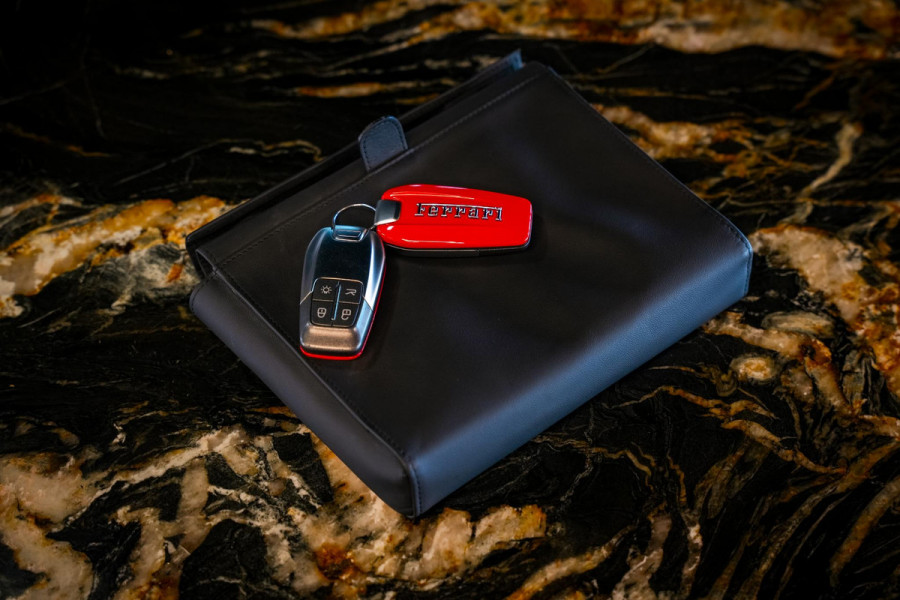 Ferrari 812 6.5 V12 Superfast HELE Keramisch Carbon Alcantara Memory V12 800PK!