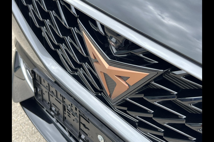 CUPRA Formentor 1.4 e-Hybrid VZ Copper Edition 244pk SCI  | Panoramadak | Adaptieve Cruise | Matrix Led | Stoelverwarming