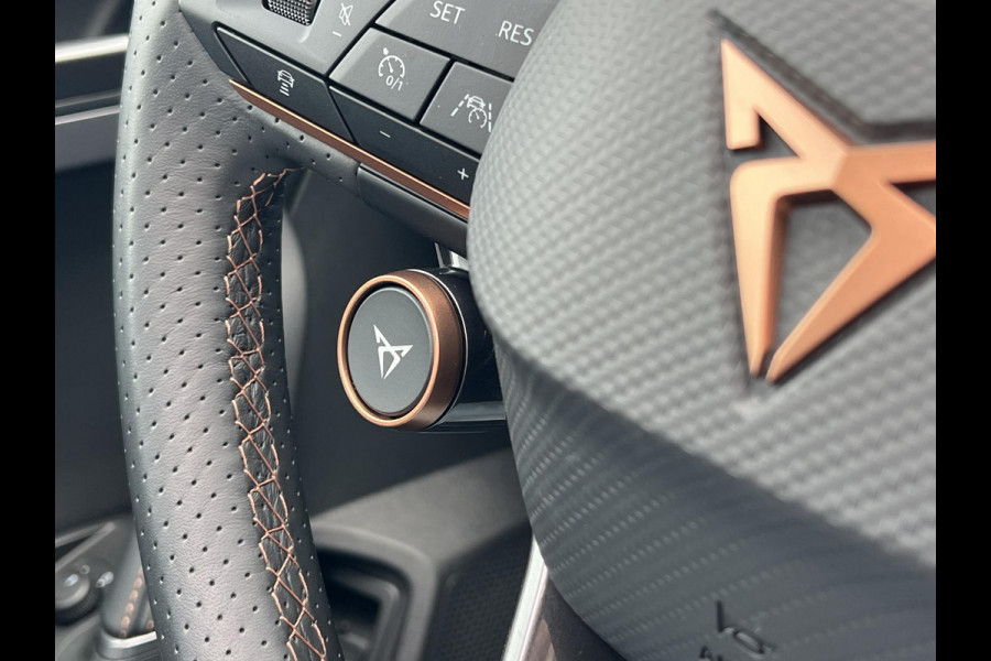 CUPRA Formentor 1.4 e-Hybrid VZ Copper Edition 244pk SCI  | Panoramadak | Adaptieve Cruise | Matrix Led | Stoelverwarming