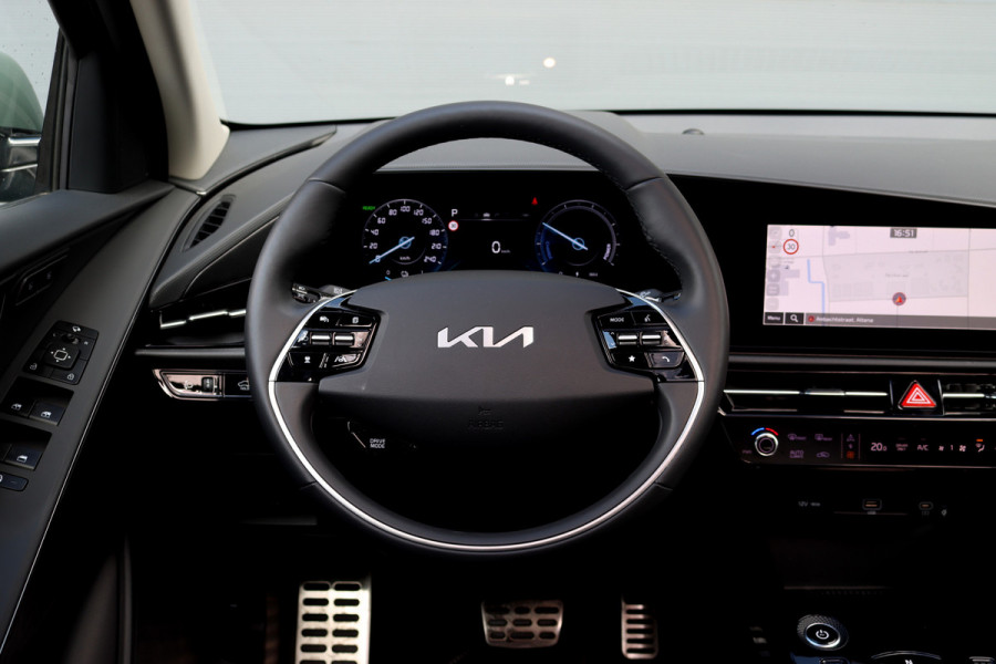 Kia Niro EV ExecutiveLine 64.8 kWh | Panoramadak | HUD | Adaptive Cruise Control | Stoelkoeling | Memory | Harman/Kardon | Camera | Stoel-, Stuur- en Achterbankverwarming |