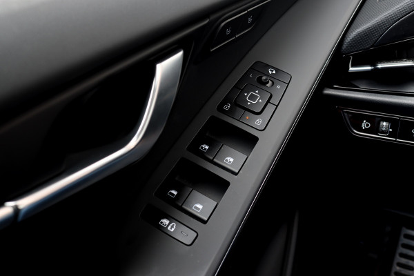 Kia Niro EV ExecutiveLine 64.8 kWh | Panoramadak | HUD | Adaptive Cruise Control | Stoelkoeling | Memory | Harman/Kardon | Camera | Stoel-, Stuur- en Achterbankverwarming |