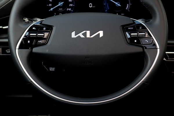 Kia Niro EV ExecutiveLine 64.8 kWh | Panoramadak | HUD | Adaptive Cruise Control | Stoelkoeling | Memory | Harman/Kardon | Camera | Stoel-, Stuur- en Achterbankverwarming |