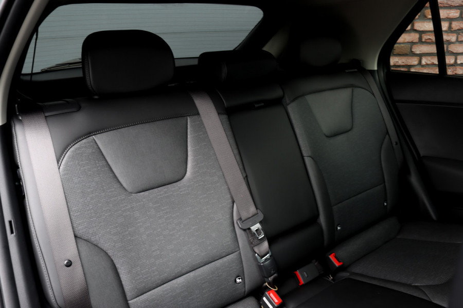 Kia Niro EV ExecutiveLine 64.8 kWh | Panoramadak | HUD | Adaptive Cruise Control | Stoelkoeling | Memory | Harman/Kardon | Camera | Stoel-, Stuur- en Achterbankverwarming |