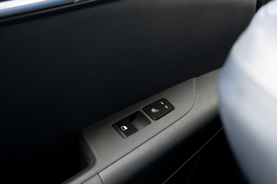 Kia Niro EV ExecutiveLine 64.8 kWh | Panoramadak | HUD | Adaptive Cruise Control | Stoelkoeling | Memory | Harman/Kardon | Camera | Stoel-, Stuur- en Achterbankverwarming |