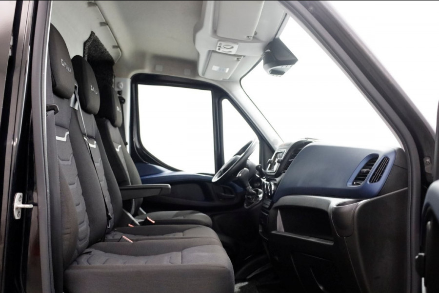 Iveco Daily 40C18 3.0 180pk L2H2 HiMatic Automaat LED/Inrichting/Trekhaak 3500kg 03-2021