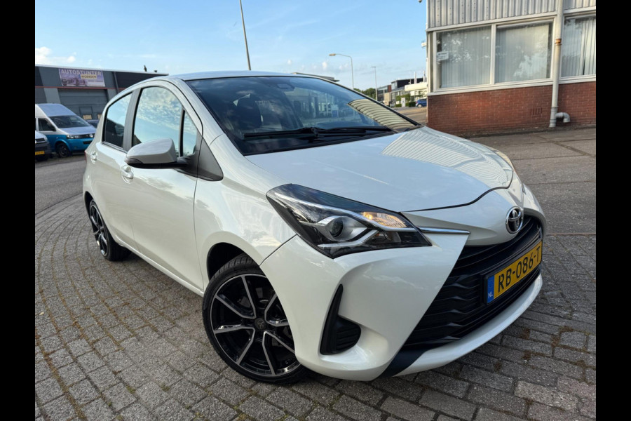 Toyota Yaris 1.5 VVT-i AUTOMAAT ASPIRATION DYNAMIC SPORT 17 INCH NAP CLIMA