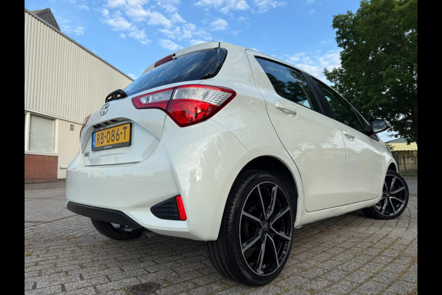 Toyota Yaris 1.5 VVT-i AUTOMAAT ASPIRATION DYNAMIC SPORT 17 INCH NAP CLIMA