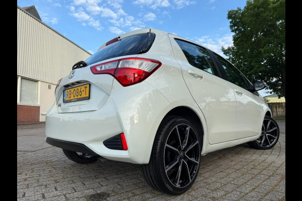Toyota Yaris 1.5 VVT-i AUTOMAAT ASPIRATION DYNAMIC SPORT 17 INCH NAP CLIMA