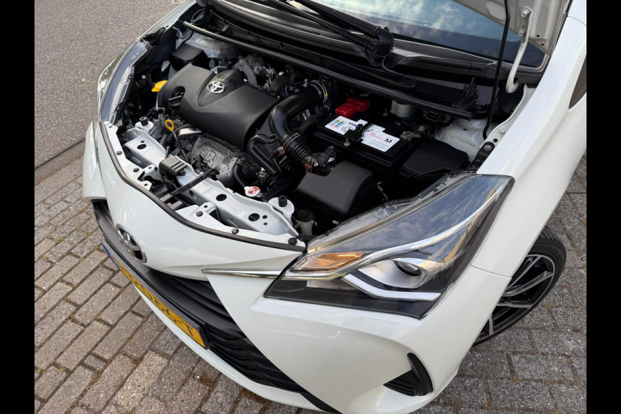 Toyota Yaris 1.5 VVT-i AUTOMAAT ASPIRATION DYNAMIC SPORT 17 INCH NAP CLIMA