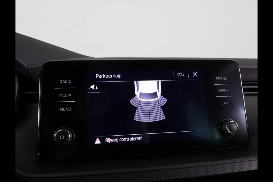 Škoda SCALA 1.0 TSI Ambition 110 pk | Verlengde garantie | Navigatie via App | Parkeersensoren achter | LED koplampen | Apple Carplay/Android Auto |