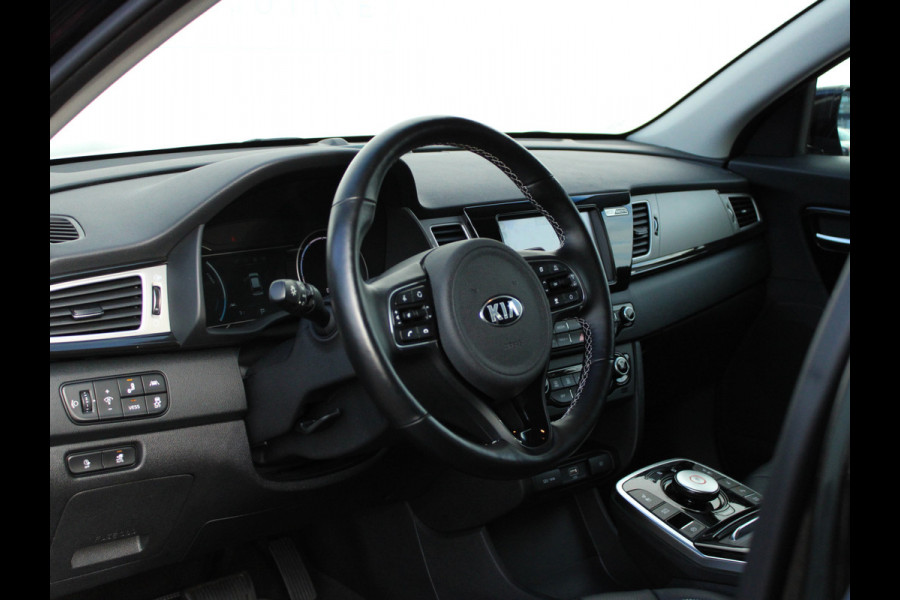 Kia e-Niro ExecutiveLine 64 kWh NL AUTO | SOH 100% | LEDER | ! 2DE PINKSTERDAG GEOPEND VAN 10:00 UUR T/M 17:00 UUR