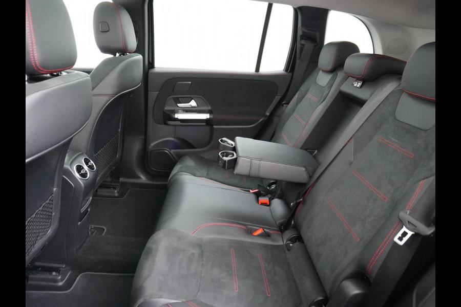 Mercedes-Benz EQB 300 4MATIC AMG Line 67 kWh CAMERA | PANO | RIJKLAARPRIJS INCL. 12 MND. BOVAGGARANTIE