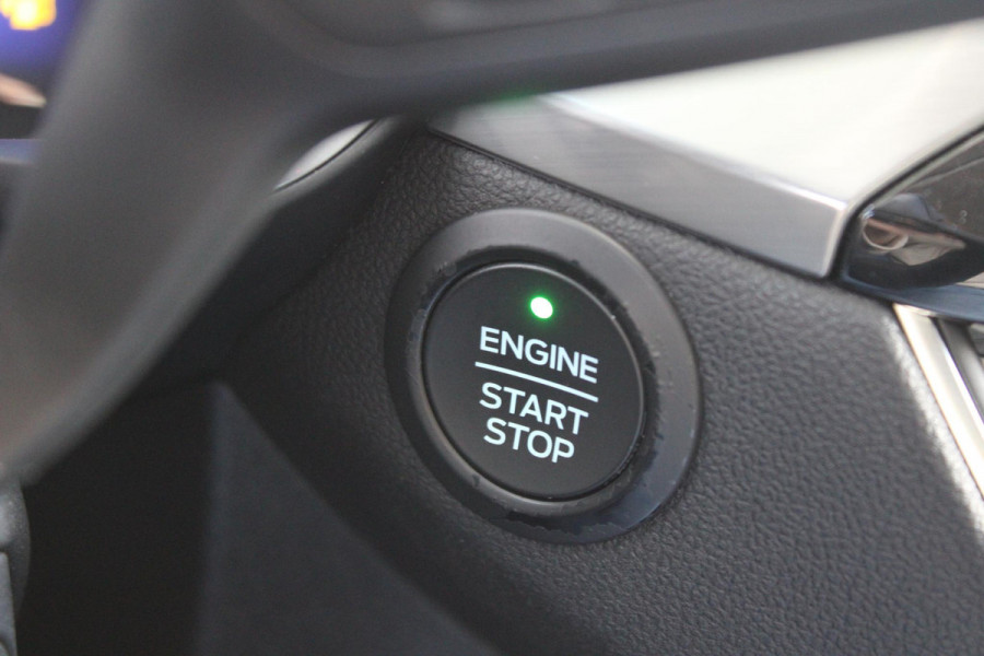 Ford Kuga 2.5 PHEV Titanium X | Adaptive cruise control | Head up Display | Dodehoeksensoren | Winter Pack | Camera | Half leder | Bang&Olufsen