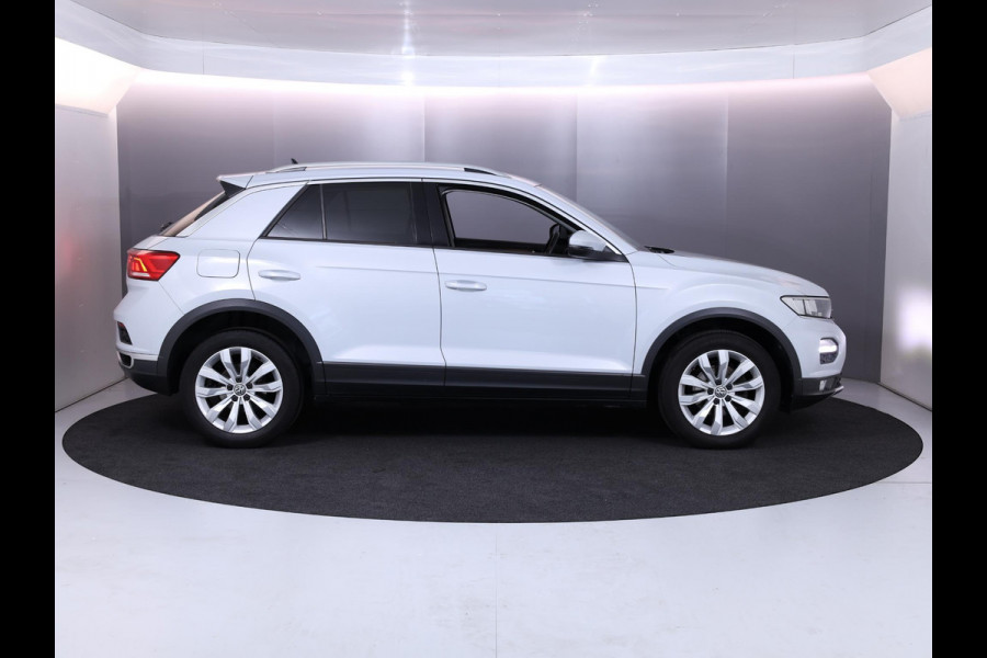 Volkswagen T-Roc 1.5 TSI Style 150pk 6bak |Digi display| LMVelgen| Navi| Camera| Alarm