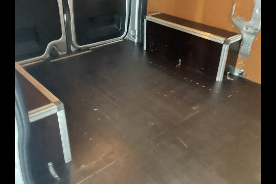 Renault Trafic 1.6 dCi 95 T27 L1H1 Générique Imperiaal / LMV